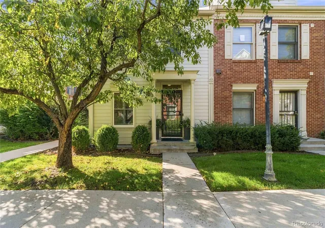 Townhouse for sale at 916 Ivanhoe St, Denver, CO 80220 | MLS# 4194728