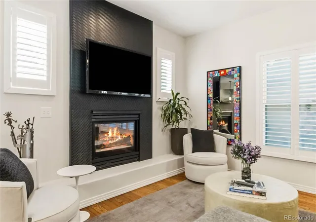 Photo 4 of Townhouse for sale at 916 Ivanhoe St, Denver, CO 80220 | MLS# 4194728 | Listing updated on 2026-10-02