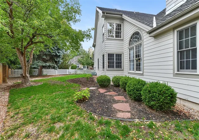 Photo 4 of Single family home for sale at 5765 W Iliff Dr, Lakewood, CO 80227 | MLS# 2003382 | Listing updated on 2026-10-04