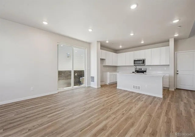 Photo 2 of Single family home for sale at 4593 N Versailles St, Aurora, CO 80019 | MLS# 8979590 | Listing updated on 2026-10-03