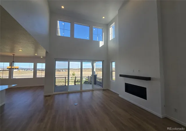 Photo 3 of Single family home for sale at 8952 Whiteclover St, Littleton, CO 80125 | MLS# 8160988 | Listing updated on 2026-10-23
