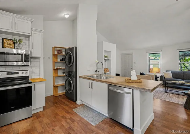 Photo 4 of Single family home for sale at 9647 W Elmhurst Pl, Littleton, CO 80128 | MLS# 1782846 | Listing updated on 2026-10-03