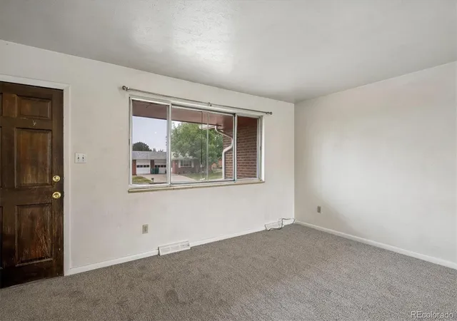 Listing Photo 4 - Condo for sale in building located at 951 S Yarrow St, Lakewood, CO 80226