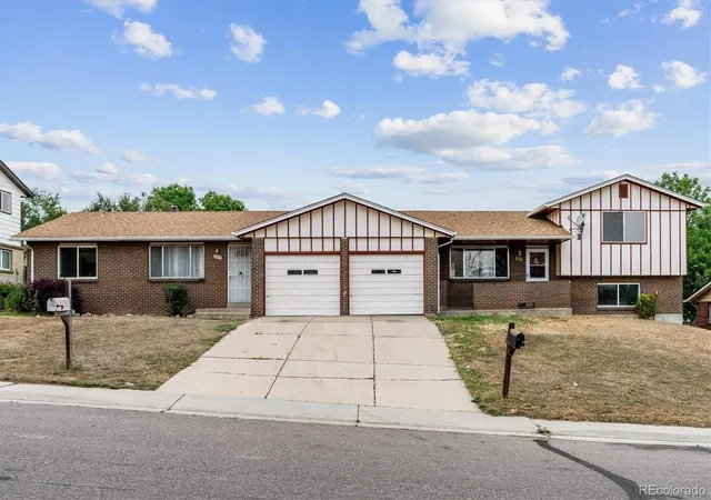 Photo 2 of Sale Pending at 953 S Yarrow St, Lakewood, CO 80226 | MLS# 2235620 | Listing updated on 2026-09-24