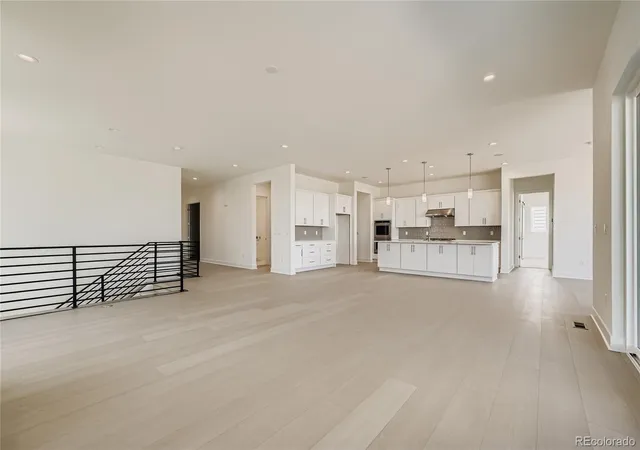 Photo 2 of Single family home for sale at 8134 S Bersshine St, Aurora, CO 80016 | MLS# 3786527 | Listing updated on 2026-09-29