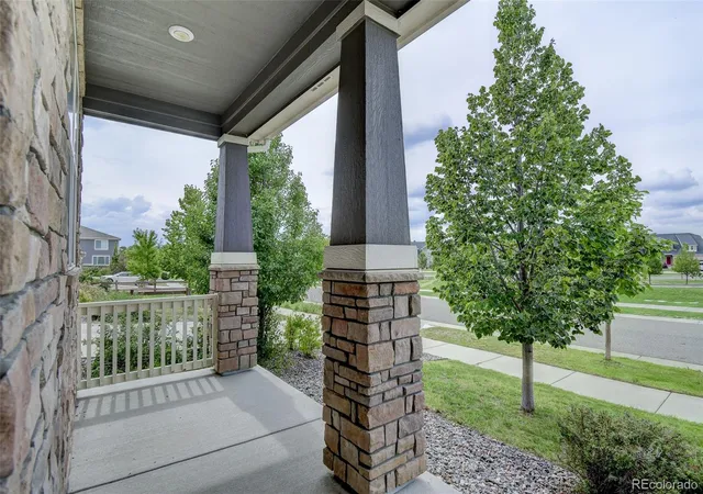 Photo 2 of Single family home for sale at 462 S Norfolk Ct, Aurora, CO 80017 | MLS# 8133568 | Listing updated on 2026-10-10