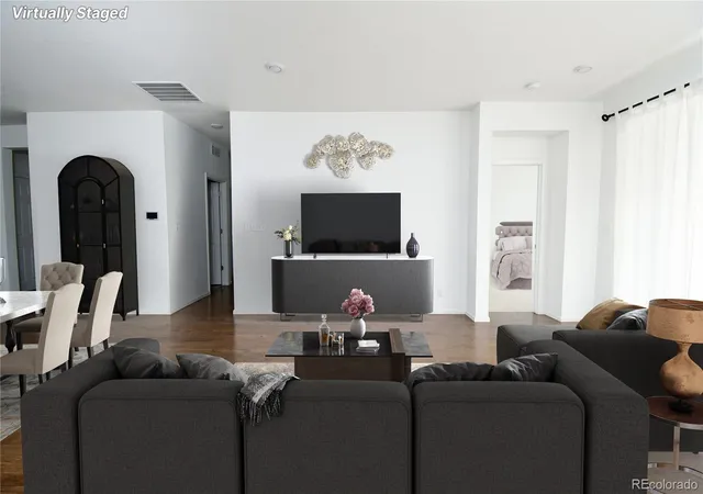 Photo 3 of Single family home for sale at 462 S Norfolk Ct, Aurora, CO 80017 | MLS# 8133568 | Listing updated on 2026-10-10