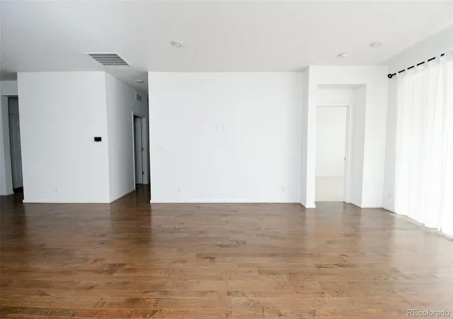 Photo 4 of Single family home for sale at 462 S Norfolk Ct, Aurora, CO 80017 | MLS# 8133568 | Listing updated on 2026-10-10