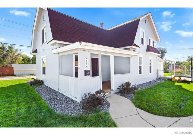 Photo 3 of Single family home for sale at 712 E 6th Avenue, Fort Morgan, CO 80701 | MLS# IR1069418 | Listing updated on 2026-09-26