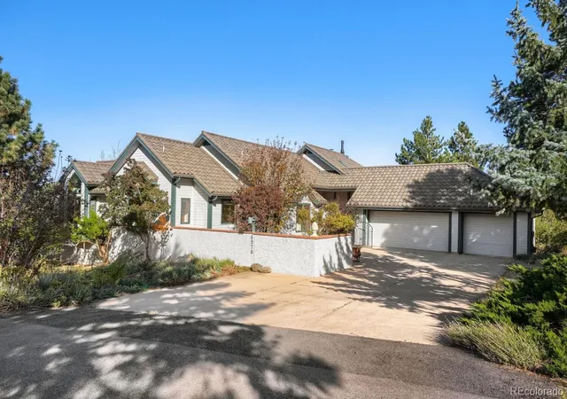 Photo 2 of Single family home for sale at 6970 Puma Trl, Littleton, CO 80125 | MLS# 4275658 | Listing updated on 2026-10-09