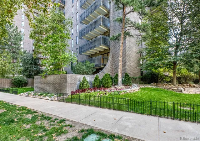 Photo 3 of Condo for sale at 460 S Marion Pkwy #254, Denver, CO 80209 | MLS# 8846221 | Listing updated on 2026-10-07