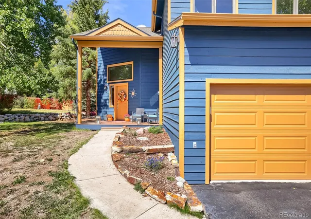 Photo 2 of Single family home for sale at 460 W Coyote Dr, Silverthorne, CO 80498 | MLS# 7833523 | Listing updated on 2026-09-24
