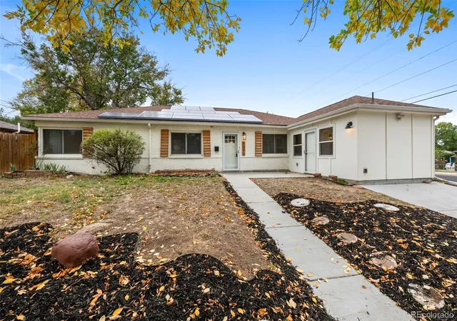 Photo 3 of Single family home for sale at 1093 Scranton St, Aurora, CO 80011 | MLS# 9697740 | Listing updated on 2026-10-28