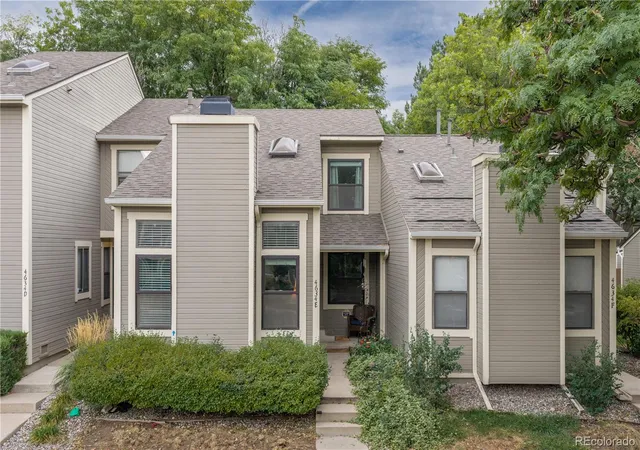 Townhouse for sale at 4634 S Fraser Ct #E, Aurora, CO 80015 | MLS# 8197892