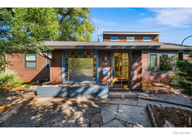 Photo 4 of Single family home for sale at 700 Locust St, Fort Collins, CO 80524 | MLS# IR1069432 | Listing updated on 2026-10-03