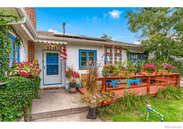 Photo 1 of Single family home for sale at 1711 15th Avenue, Greeley, CO 80631 | MLS# IR1069439 | Listing updated on 2026-10-08
