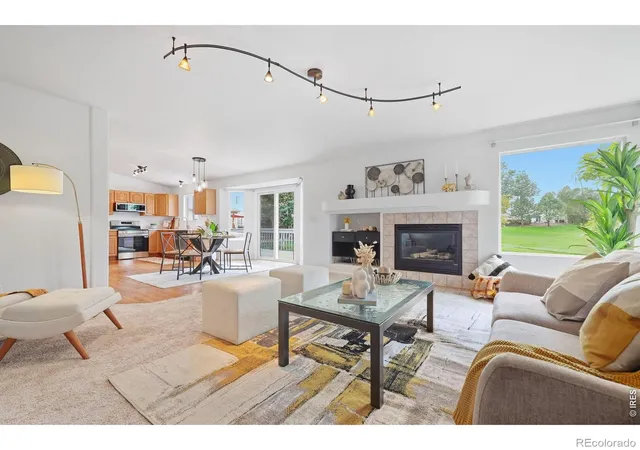 Photo 3 of Single family home for sale at 1001 Wolf Crk Dr, Longmont, CO 80504 | MLS# IR1069441 | Listing updated on 2026-09-25