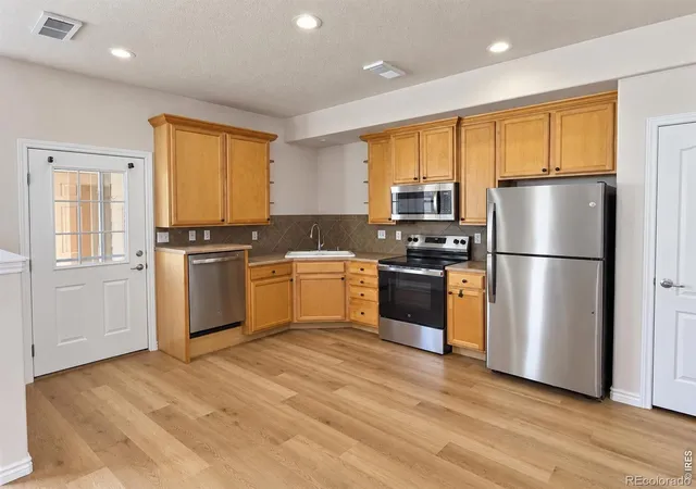Listing Photo 4 - Condo for sale in building located at 5551 W 29th St, Greeley, CO 80634 - Unit #713
