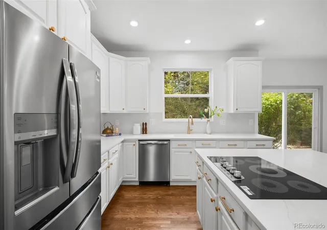 Photo 3 of Single family home for sale at 869 Shadowstone Dr, Highlands Ranch, CO 80129 | MLS# 9106291 | Listing updated on 2026-10-08
