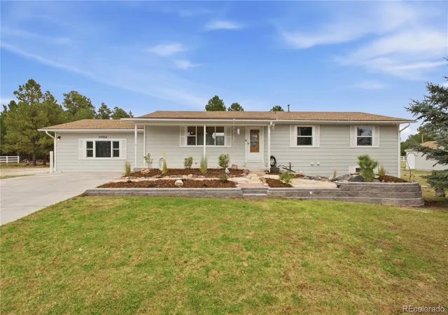 Single family home for sale at 33976 Hummingbird Dr, Elizabeth, CO 80107 | MLS# 3921933