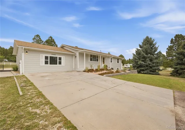 Photo 2 of Single family home for sale at 33976 Hummingbird Dr, Elizabeth, CO 80107 | MLS# 3921933 | Listing updated on 2026-09-25