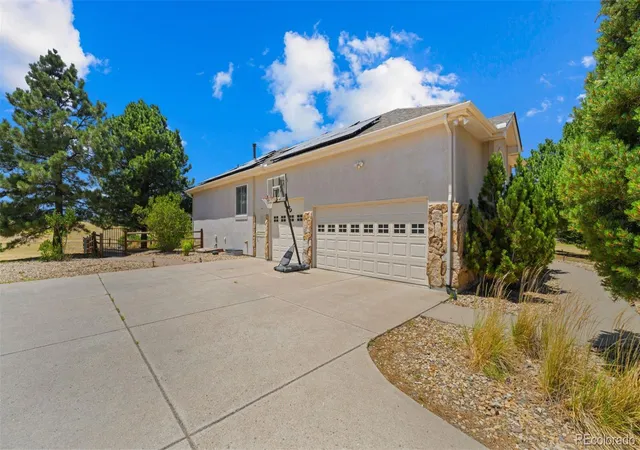 Photo 2 of Mansion for sale at 990 Glade Gulch Rd, Castle Rock, CO 80104 | MLS# 7339858 | Listing updated on 2026-10-07