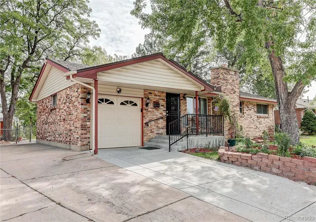 Photo 2 of Single family home for sale at 5840 S Julian St, Littleton, CO 80123 | MLS# 8783354 | Listing updated on 2026-10-08