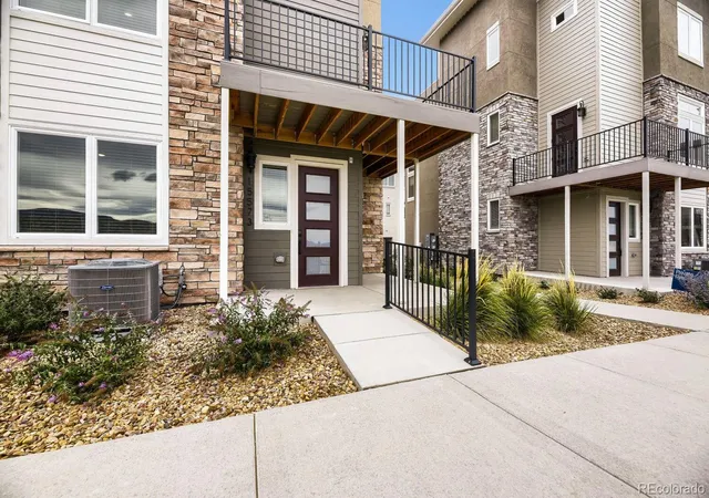 Photo 2 of Townhouse for sale at 15573 W Washburn Dr, Lakewood, CO 80228 | MLS# 7675362 | Listing updated on 2026-10-04