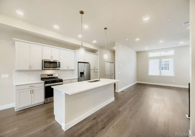 Photo 4 of Townhouse for sale at 15573 W Washburn Dr, Lakewood, CO 80228 | MLS# 7675362 | Listing updated on 2026-10-04
