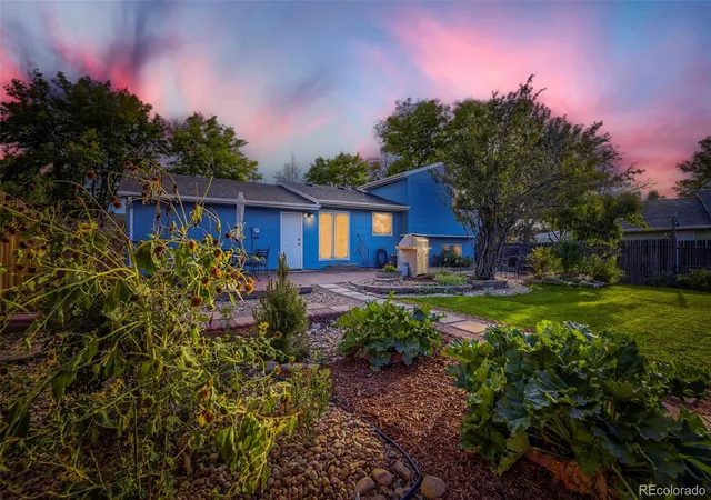 Photo 3 of Single family home for sale at 1850 S Truckee Way, Aurora, CO 80017 | MLS# 6806855 | Listing updated on 2026-10-08