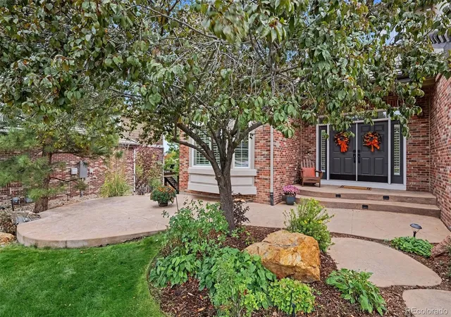 Photo 3 of Single family home for sale at 6950 Esperanza Dr, Castle Pines, CO 80108 | MLS# 4871571 | Listing updated on 2026-09-30