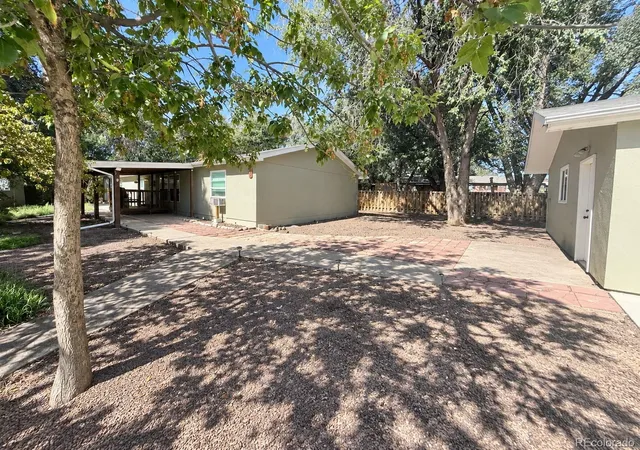 Listing Photo 5 - Condo for sale in building located at 1130 Vly Manor Ct, Colorado Springs, CO 80906