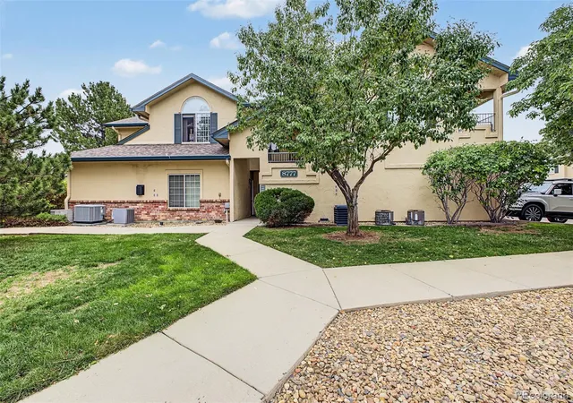 Condo for sale at 8777 E Dry Crk Rd #1422, Englewood, CO 80112 | MLS# 8411708