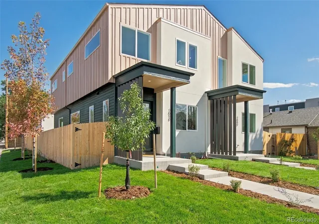 Photo 3 of Single family home for sale at 3658 S Galapago St, Englewood, CO 80110 | MLS# 5890240 | Listing updated on 2026-10-04