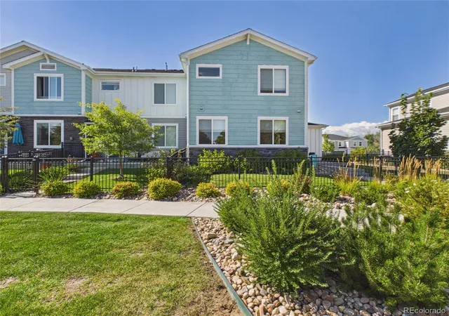 Photo 2 of Townhouse for sale at 619 Stonebridge Dr, Longmont, CO 80503 | MLS# 8735864 | Listing updated on 2026-10-10