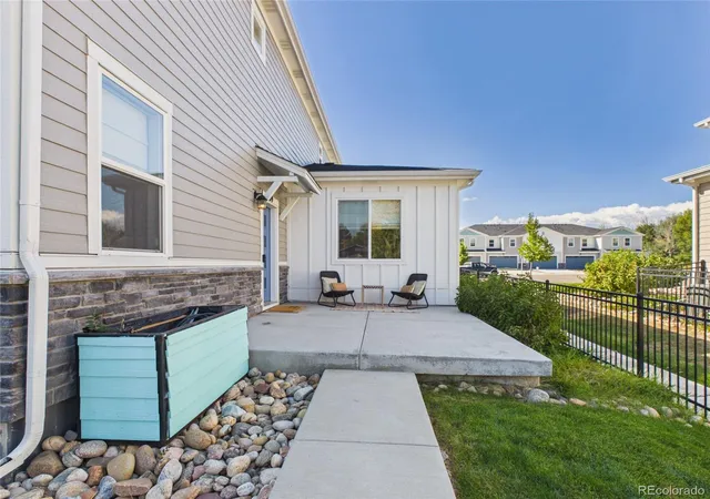 Photo 3 of Townhouse for sale at 619 Stonebridge Dr, Longmont, CO 80503 | MLS# 8735864 | Listing updated on 2026-10-10