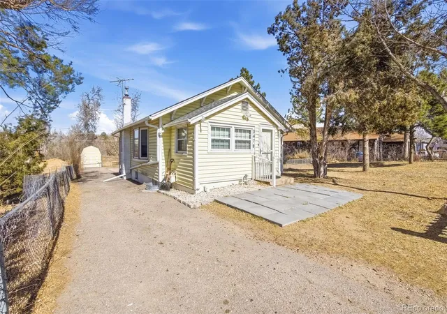 Photo 3 of Single family home for sale at 347 W Rafferty Gdns Ave, Littleton, CO 80120 | MLS# 3457334 | Listing updated on 2026-09-28