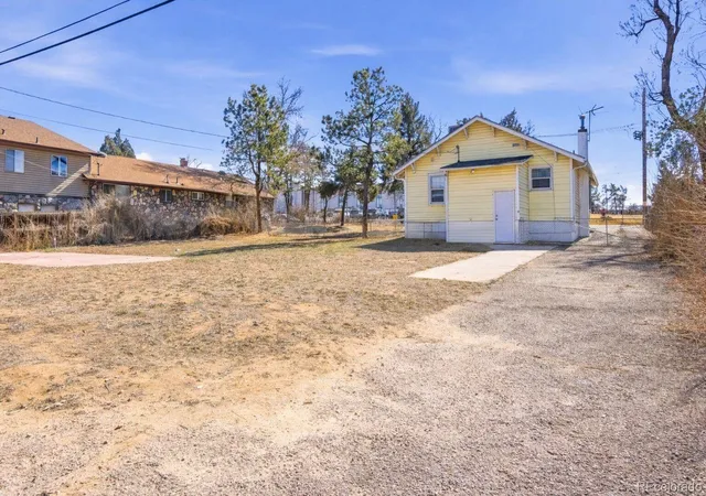 Photo 4 of Single family home for sale at 347 W Rafferty Gdns Ave, Littleton, CO 80120 | MLS# 3457334 | Listing updated on 2026-09-28