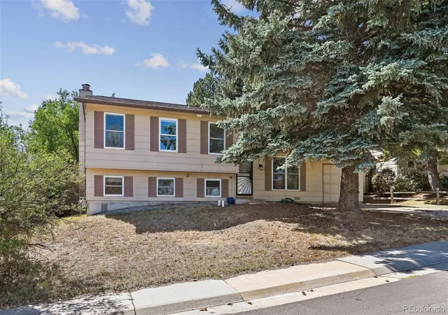Photo 2 of Single family home for sale at 306 Matchless St, Louisville, CO 80027 | MLS# 8132762 | Listing updated on 2026-10-05