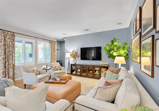 Photo 3 of Single family home for sale at 9690 Dunning Cir, Highlands Ranch, CO 80126 | MLS# 7938581 | Listing updated on 2026-10-24