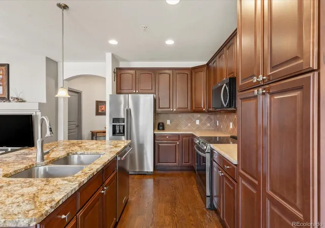 Listing Photo 4 - Condo for sale in building located at 11923 W Long Cir, Littleton, CO 80127 - Unit #103