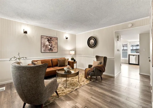 Photo 4 of Townhouse for sale at 525 S Xenon Ct, Lakewood, CO 80228 | MLS# 3031447 | Listing updated on 2026-10-08