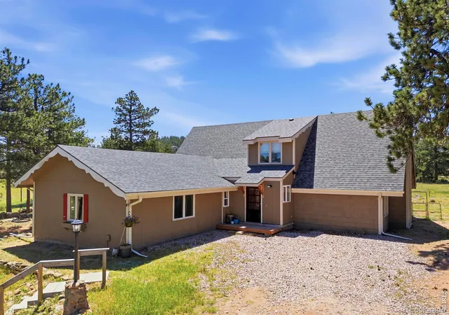 Photo 4 of Single family home for sale at 100 S Cucharas Mountain Ct, Livermore, CO 80536 | MLS# IR1069496 | Listing updated on 2026-09-28