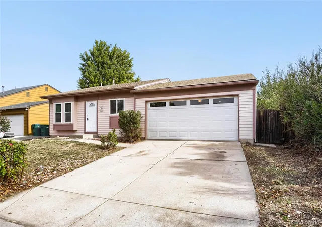 Photo 3 of Single family home for sale at 20691 E Buchanan Dr, Aurora, CO 80011 | MLS# 2849501 | Listing updated on 2026-09-25