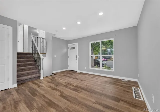 Photo 3 of Single family home for sale at 1661 S Walden Ct, Aurora, CO 80017 | MLS# 3028066 | Listing updated on 2026-10-03