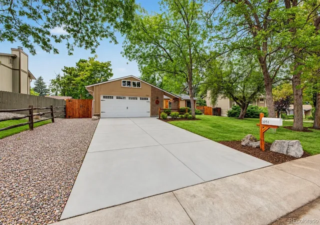 Photo 3 of Single family home for sale at 1051 Xenophon St, Golden, CO 80401 | MLS# 5000328 | Listing updated on 2026-10-07