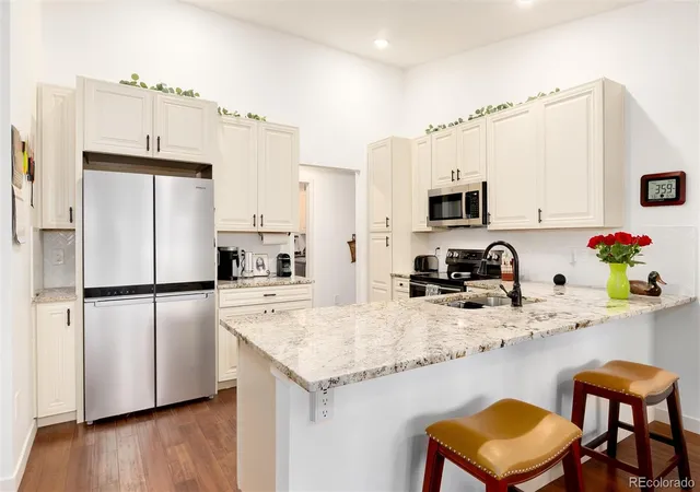 Photo 2 of Single family home for sale at 4945 Greenwich Ln, Highlands Ranch, CO 80130 | MLS# 7259464 | Listing updated on 2026-10-08