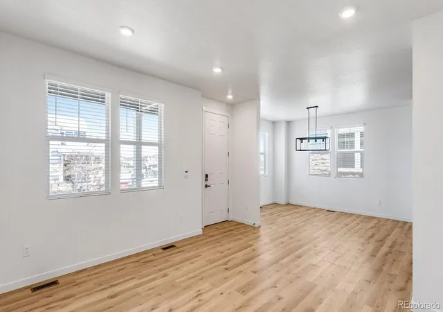 Photo 4 of Single family home for sale at 696 N Tempe St, Aurora, CO 80018 | MLS# 6764826 | Listing updated on 2026-10-27