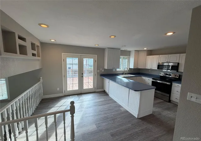 Photo 4 of Single family home for sale at 4674 S Estes St, Littleton, CO 80123 | MLS# 9606503 | Listing updated on 2026-09-29