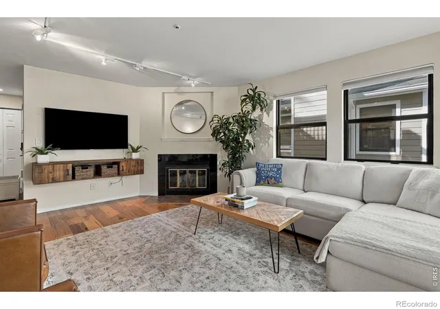 Listing Photo 4 - Condo for sale in building located at 3025 Broadway St, Boulder, CO 80304 - Unit #5